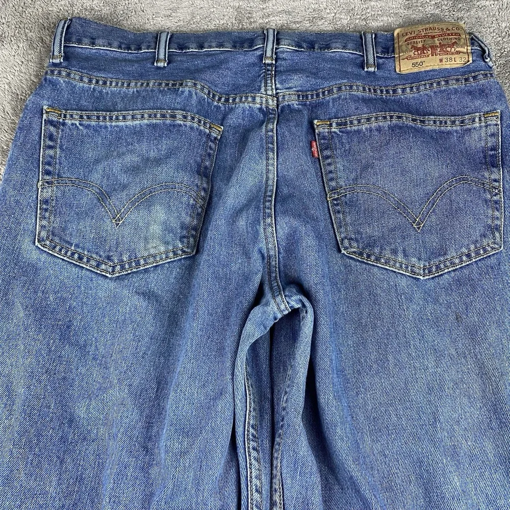 Levis 550‎ Relaxed Fit Jeans Mens 38x32 Blue Medium Wash Mid Rise Denim Cotton